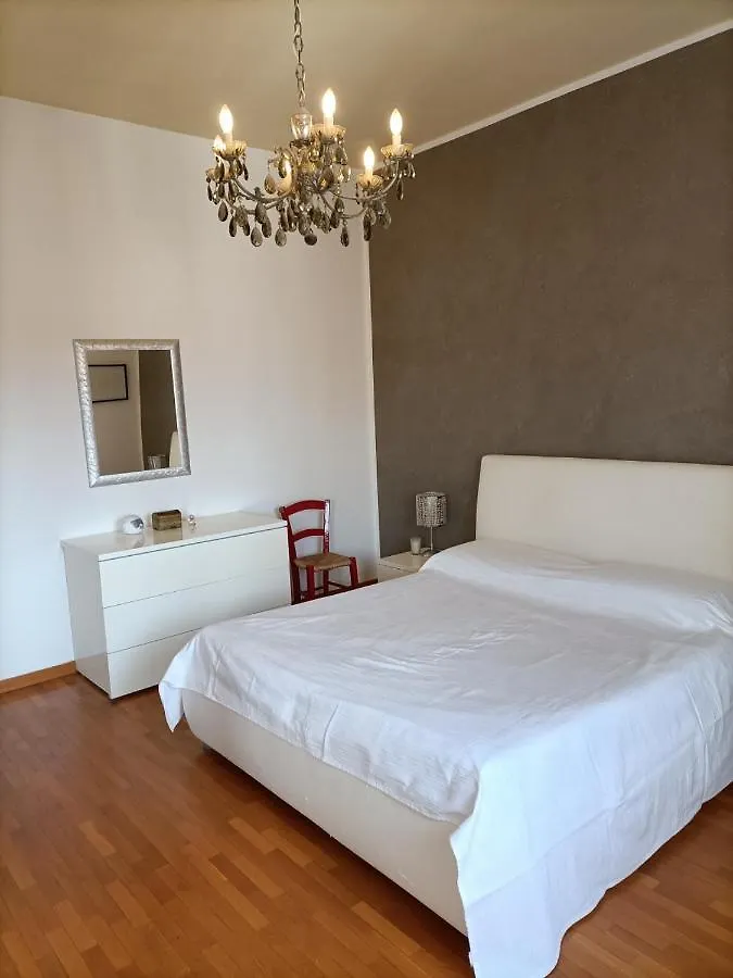 Casa Vacanze Litoranea フォッローニカ